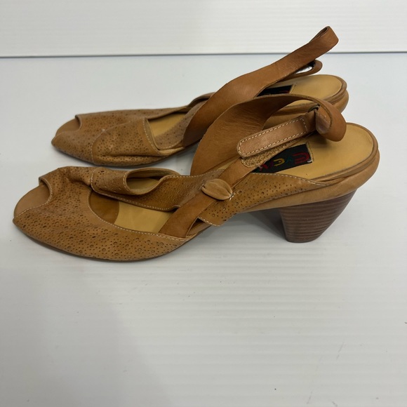 Everybody by BZ MODA block heel sandals color: Tan Sz: 39 European size - Picture 4 of 8